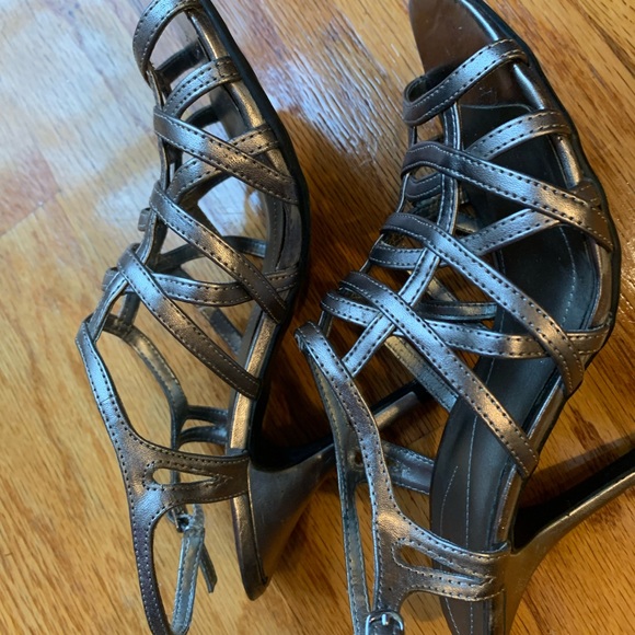 APT 9 pewter color strappy heeled sandals. Size 7.5. Extremely comfortable. - Picture 4 of 5